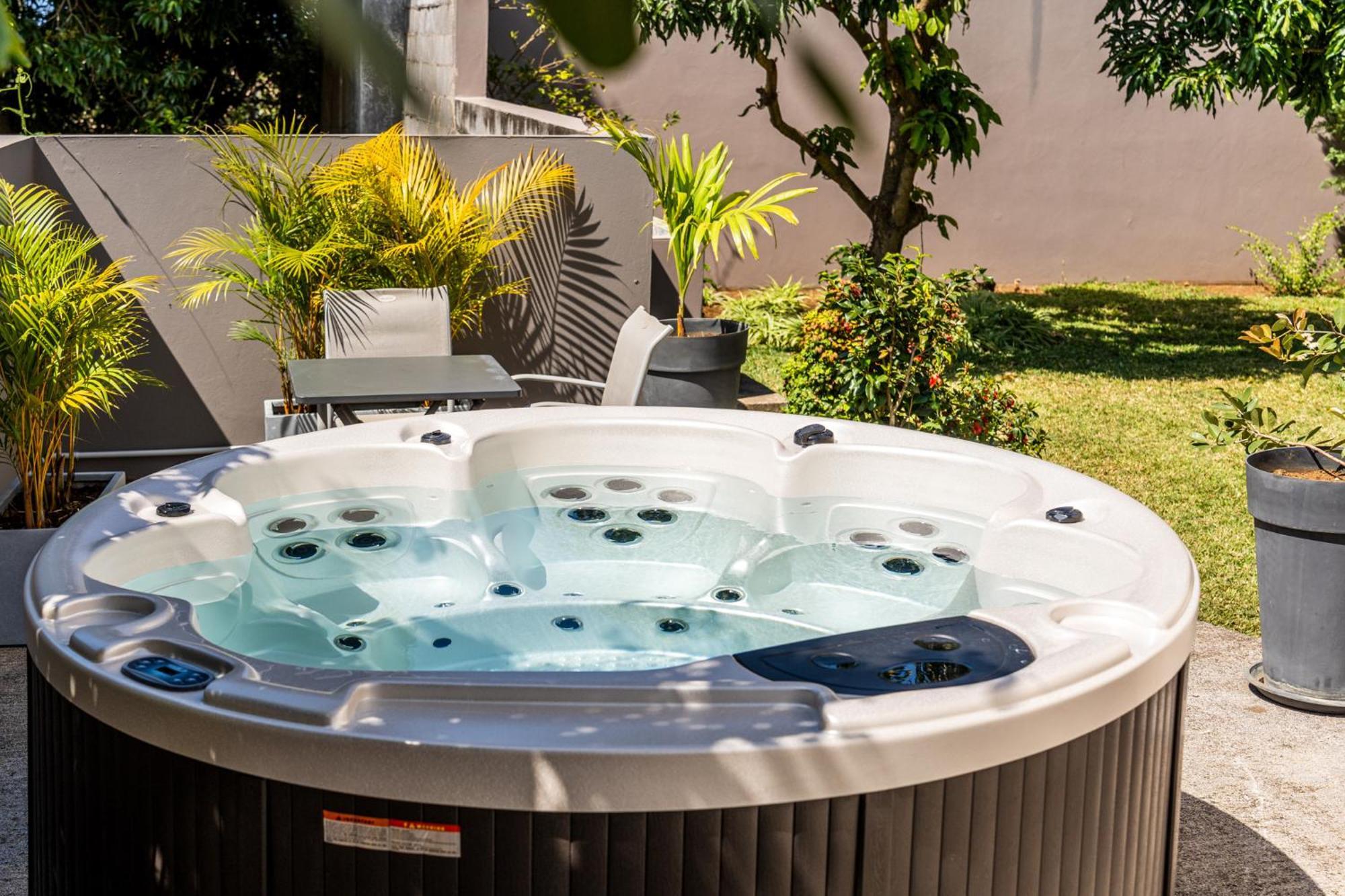 Villa Et Grand Jacuzzi Six Personnes, En Pleine Nature Saint-Joseph Eksteriør bilde